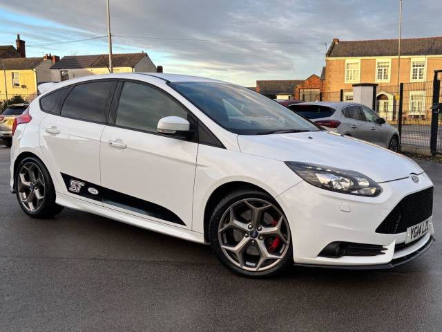 Ford Focus 2.0T ST-3 5dr Hatchback Petrol WHITE