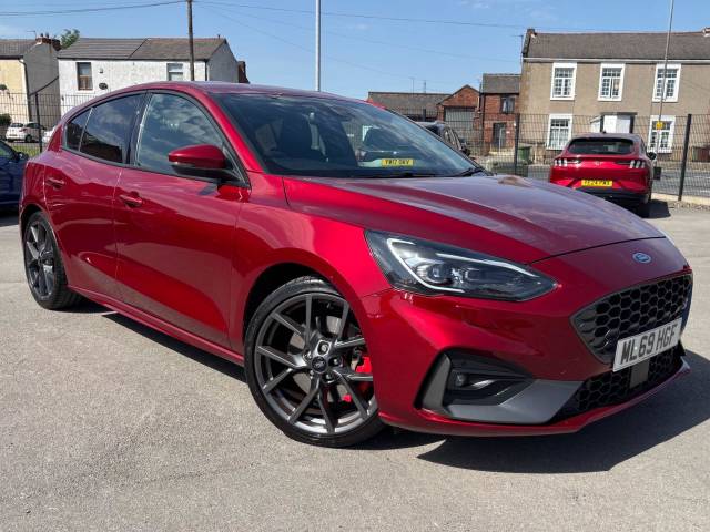 Ford Focus 2.3T EcoBoost ST Euro 6 (s/s) 5dr Hatchback Petrol Ruby Red