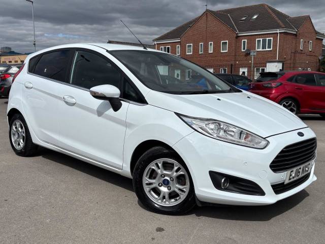 Ford Fiesta 1.5 TDCi Titanium ECOnetic 5dr Hatchback Diesel WHITE