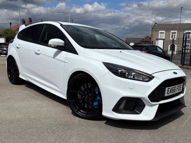 Ford Focus 2.3 EcoBoost 5dr Hatchback Petrol WHITE